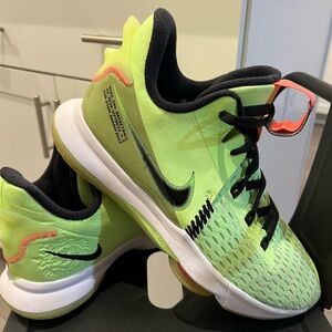 Nike LeBron Witness V "Lime Glow"